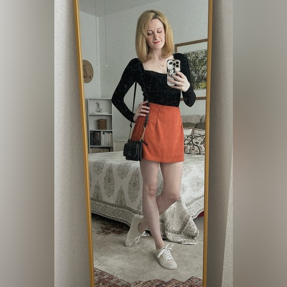 Meet your Posher, Rebecca - Picture 2 of 5